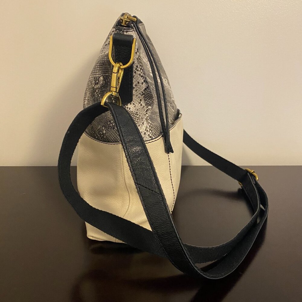 Fossil Amelia Python White Leather Black Hobo Cro… - image 4